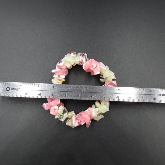 Vintage Pink & White Shell Expandable Bracelet - Picture 5 of 5
